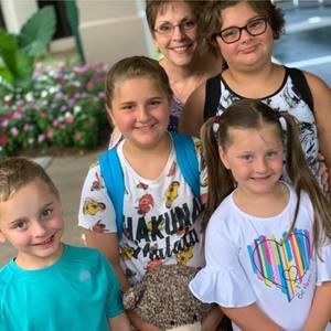 Meet your Posher, Linda